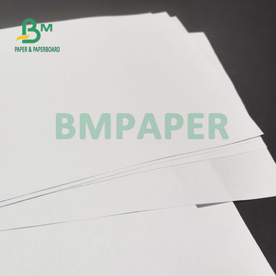 90gsm 100gsm ورق أبيض غير مصقول Woodfree لكتاب التمارين 685 × 990 مم