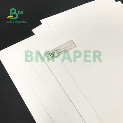تأثير الطباعة الجيدة ورق تغليف الحجر الأبيض 168gsm 240gsm للملصقات