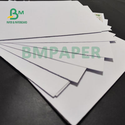 200gsm 250gsm Woodfree غير مصقول لوح ورقي للكتيبات 720 مم × 1020 مم