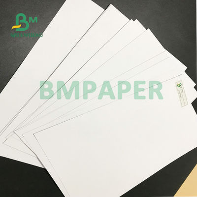 سوبر وايت وود فري ورق أوفست 140gsm 160gsm 635mm X 914mm تسطيح جيد