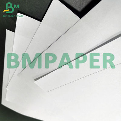55gsm 60gsm غير مصقول Woodfree ورق طباعة أوفست عالية السطوع وخفيفة الوزن