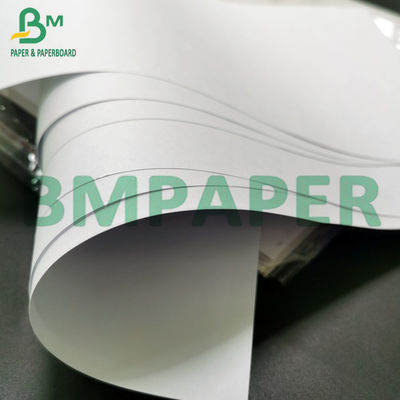 55gsm 60gsm غير مصقول Woodfree ورق طباعة أوفست عالية السطوع وخفيفة الوزن