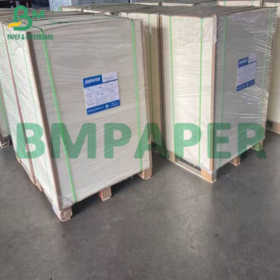 55gsm 60gsm غير مصقول Woodfree ورق طباعة أوفست عالية السطوع وخفيفة الوزن