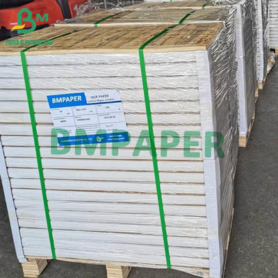 ورق نسخ SGS غير الكربوني CB CFB CF حجم 43 X 61 سم A2 55-60 Gsm ورق أبيض صورة سوداء