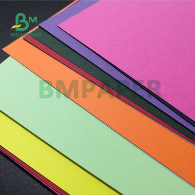 230 غرام من الورق المكتوب على ألوان متعددة الغطاء المقيد صلابة عالية 22 "× 28"