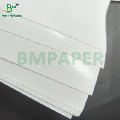 ورق الوجه الملصق من جانب واحد C1S اللمعان 90gsm لصناعة العلامات