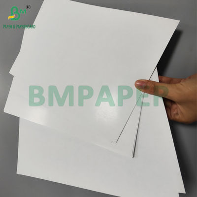 310 غرام لوحة ذات قلب أسود مطلي للبطاقات 70 × 100 سم صلابة جيدة