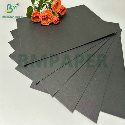 300 غرام 350 غرام ورق أسود صلب غير مغلف لحقيبة التسوق 70 × 100 سم