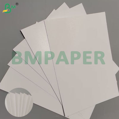 ورق اللوحة السوداء الرقيق المقاوم للطي العالي ورق بطاقات اللعب 450 * 320mm