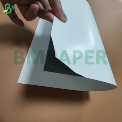 ورق أسود أساسي C2S لامع 310gsm 320gsm لبطاقات اللعب A3 A4 عالي التعتيم