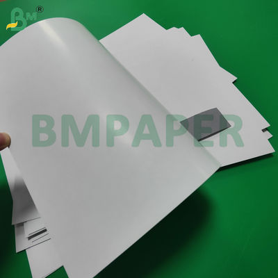 310جرام 320جرام ورق البوكر الملمع الأسود للعب البطاقات المضادة للتطلع 8.5' x 11'