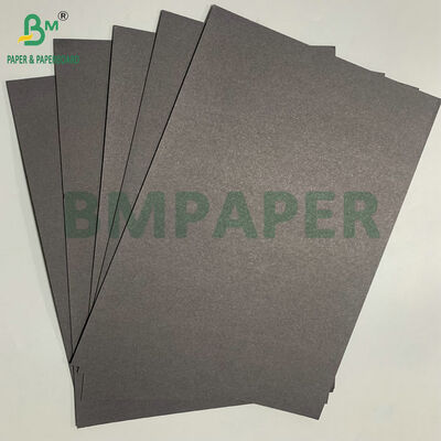 طلاء ناعم متطاطي الدرجة الأولى الثقيلة 300 غرامة الورق المقوى الأسود للليزر / الطباعة بالدبوس الملصقات وتركيب الصور