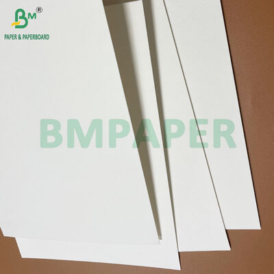 350g 390g الورق المقوى الأبيض الممتص 480 X 330mm الحبوب القصيرة للأسطوانات