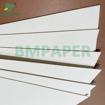 350g 390g الورق المقوى الأبيض الممتص 480 X 330mm الحبوب القصيرة للأسطوانات