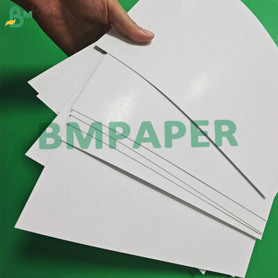 300GSM 310GSM لوحة بطاقات اللعب السطح الناعم اللون الأسود 640 × 900mm