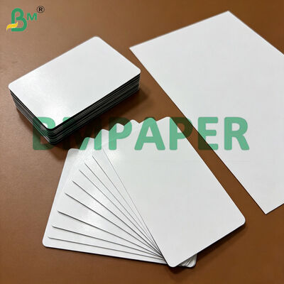 ورق مقوى أبيض C2S لصناعة أوراق اللعب، قابل للطباعة بالأشعة فوق البنفسجية 310 جم/م² 320 جم/م² 330 جم/م²